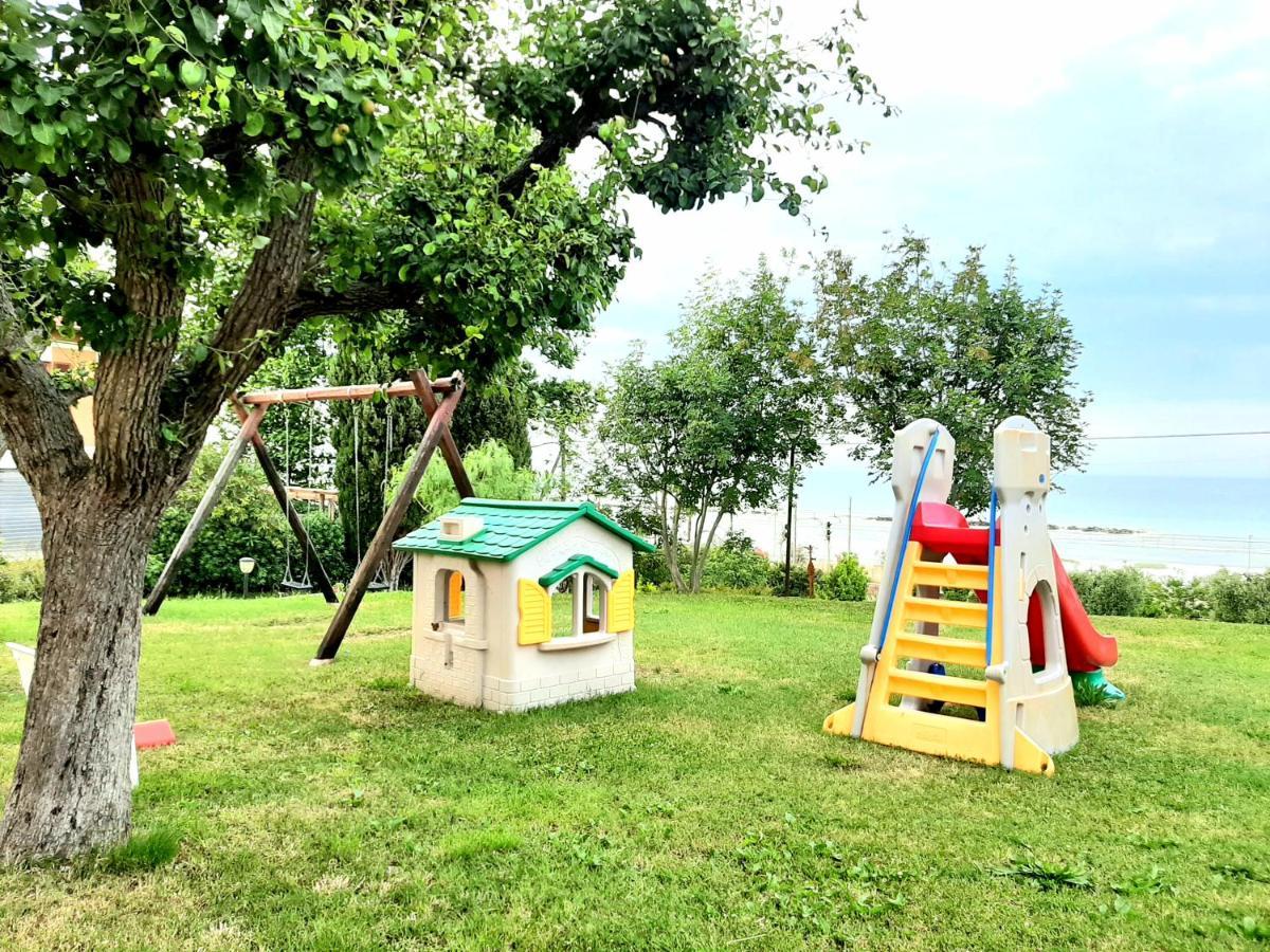 Bio Agriturismo Mare In Campagna Campofilone Exterior foto